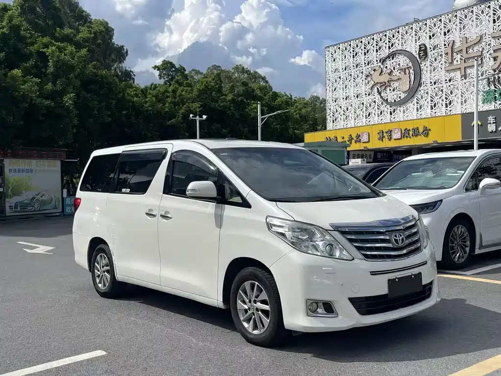 Toyota Alphard 2012