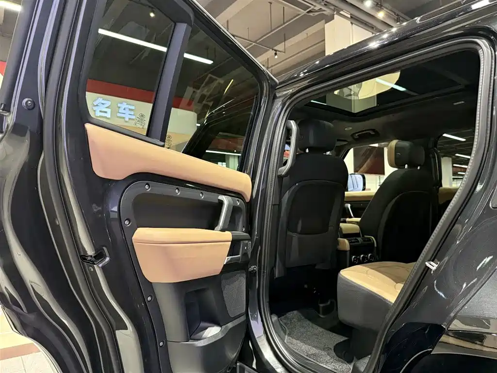Land Rover Defender 2025 — фото 20