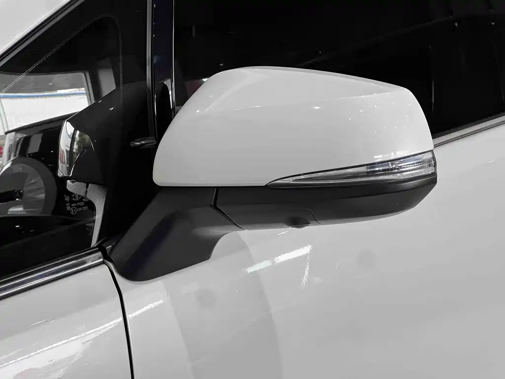 Toyota Alphard 2018 — фото 13