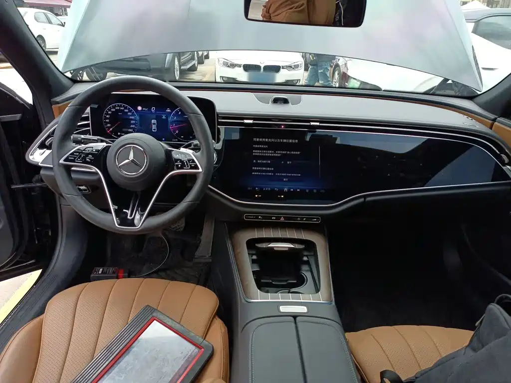 Mercedes-Benz E-Class 2024