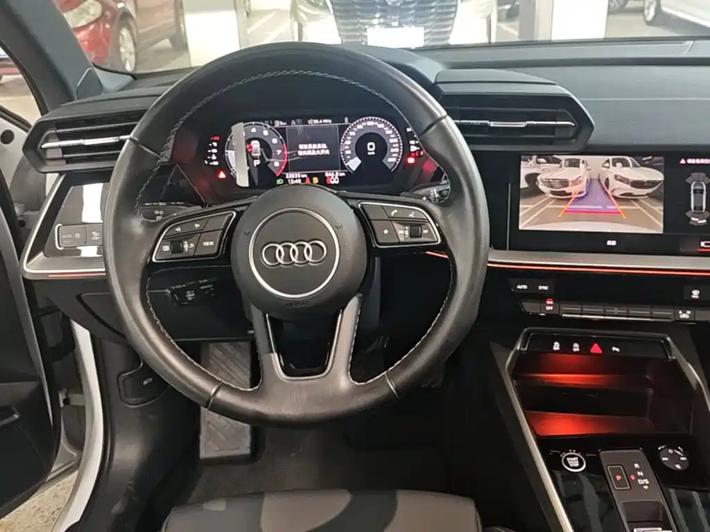 Audi A3 2024 — фото 11