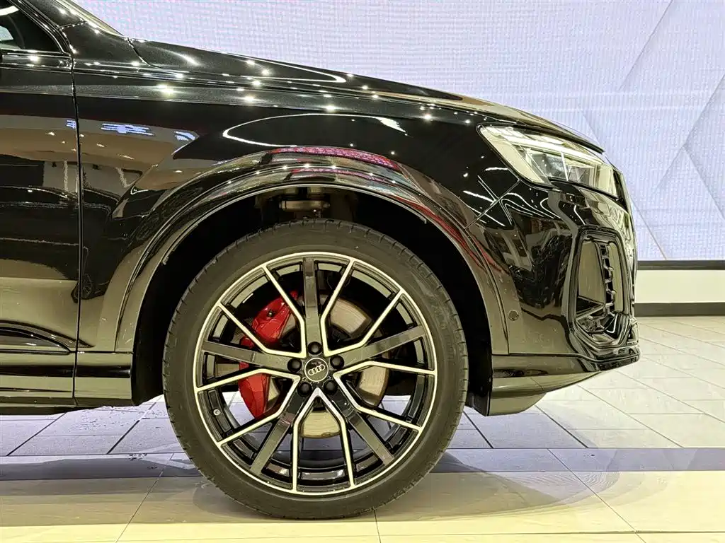 Audi Q7 2025 — фото 8