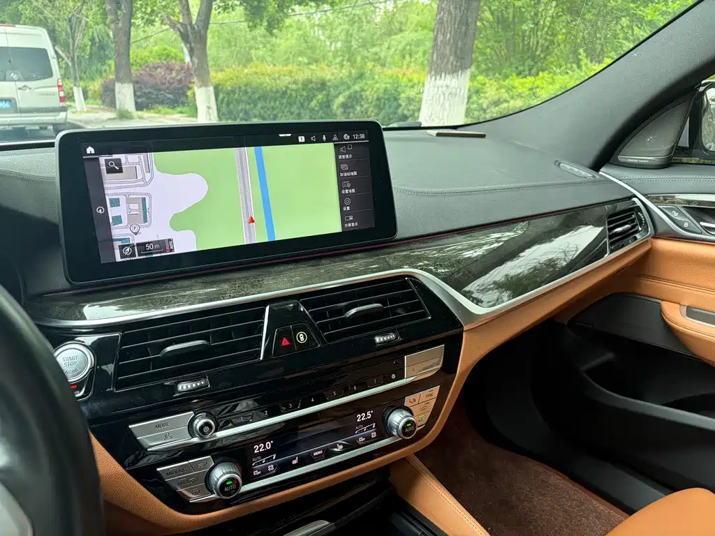 BMW 6 Series GT 2022 — фото 13