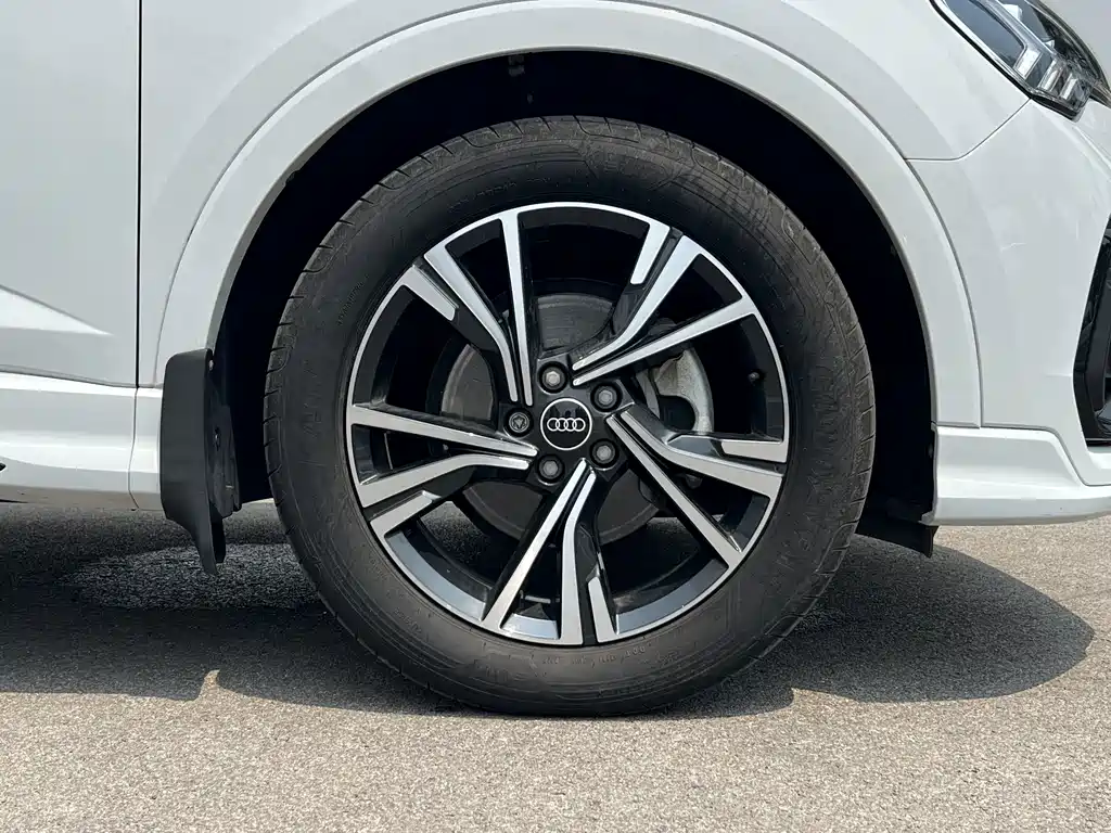 Audi Q3 Sportback 2023 — фото 15