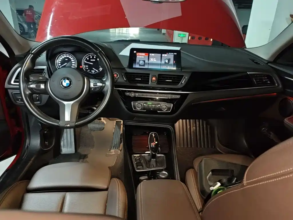 BMW 1 Series 2020 — фото 10