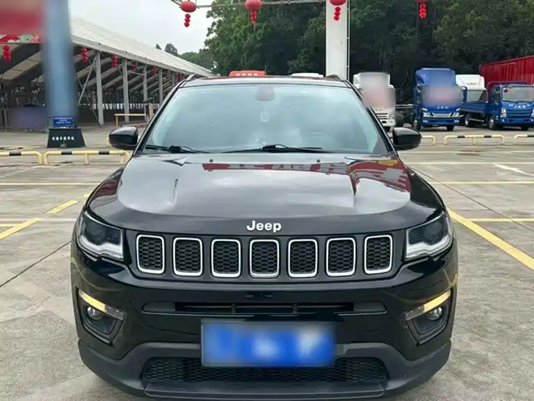 Jeep Compass 2018 — фото 15