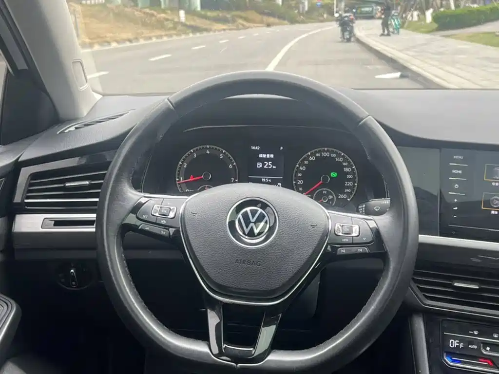Volkswagen Bora 2020 — фото 22