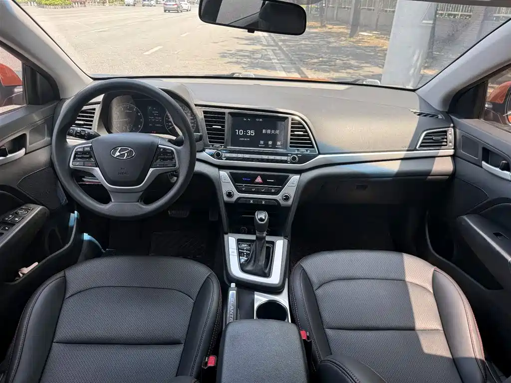 Hyundai Elantra 2016