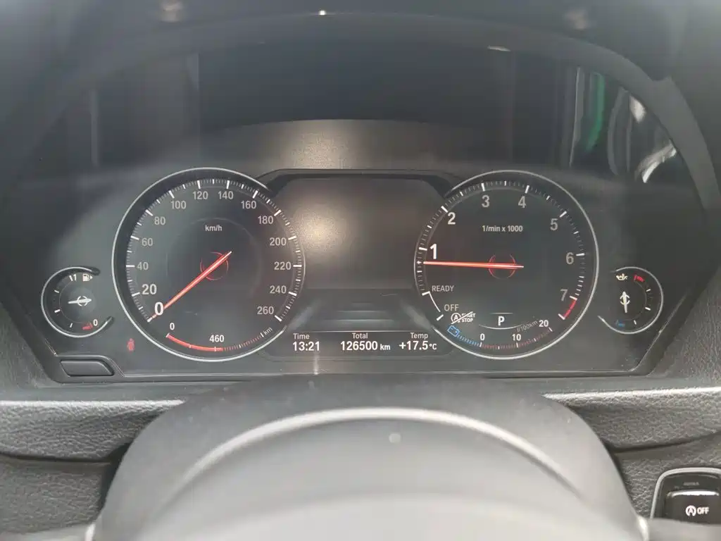 BMW 3 Series 2018 — фото 12