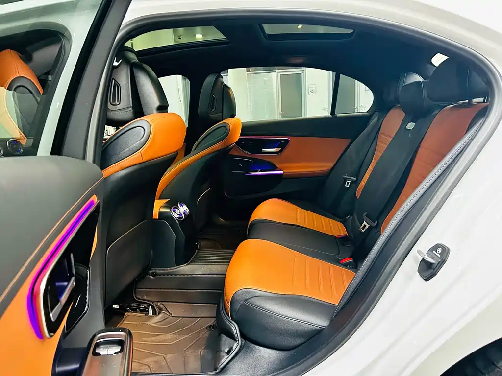 Mercedes-Benz C-Class 2024 — фото 11