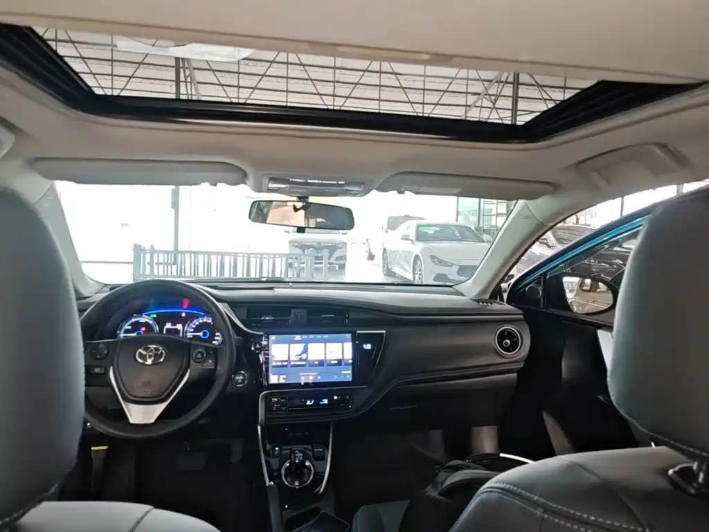 Toyota Corolla Hybrid 2020 — фото 18