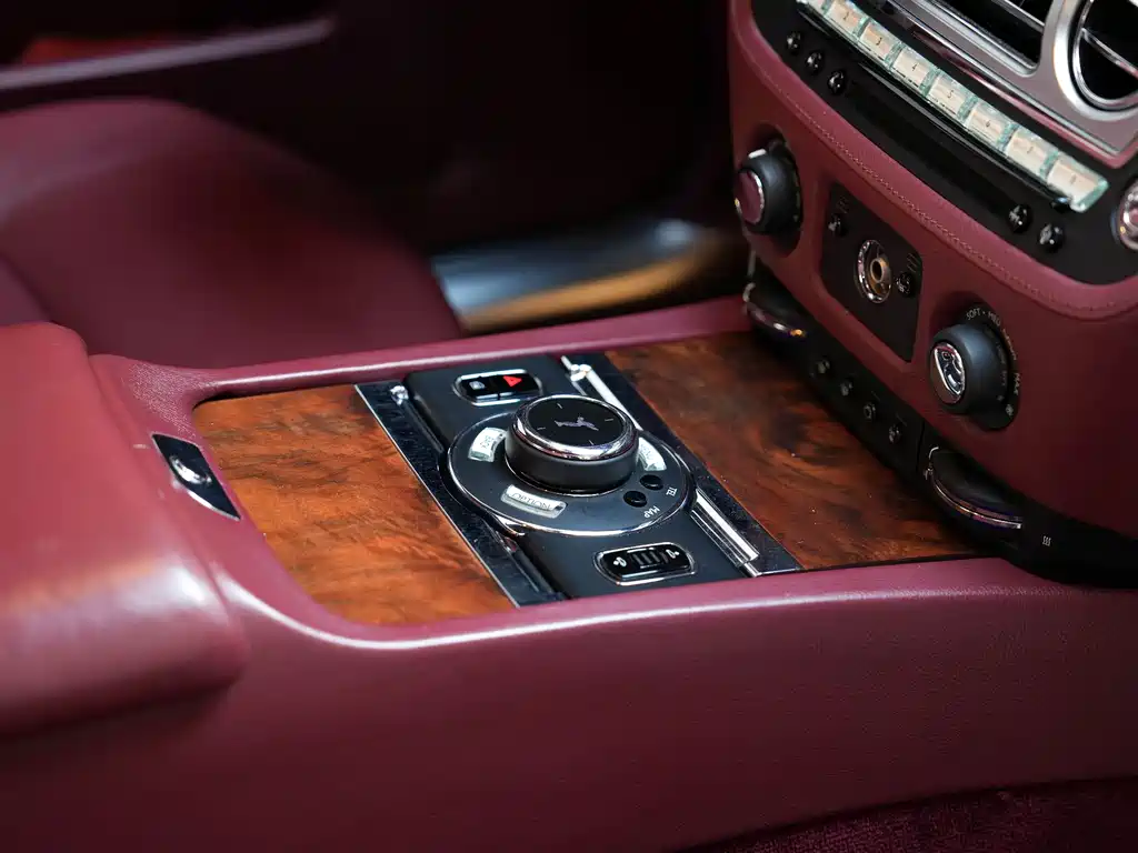Rolls-Royce Ghost 2015 — фото 26