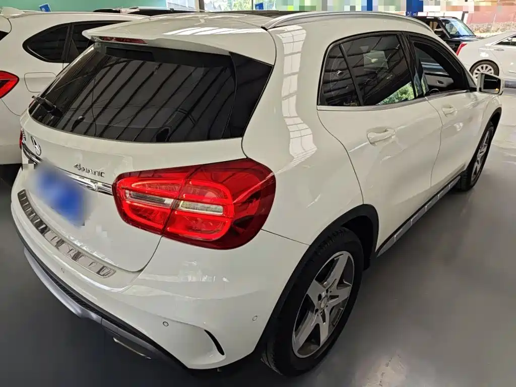 Mercedes-Benz GLA 2015