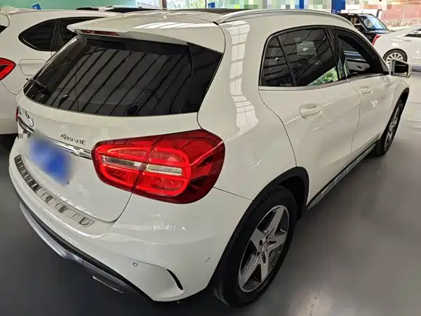 Mercedes-Benz GLA 2015