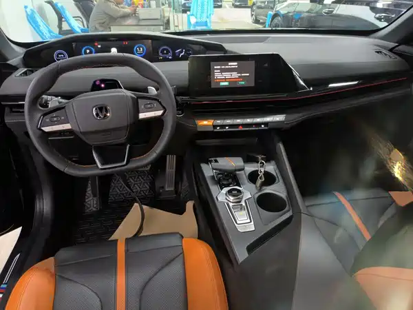 Changan UNI-V 2024