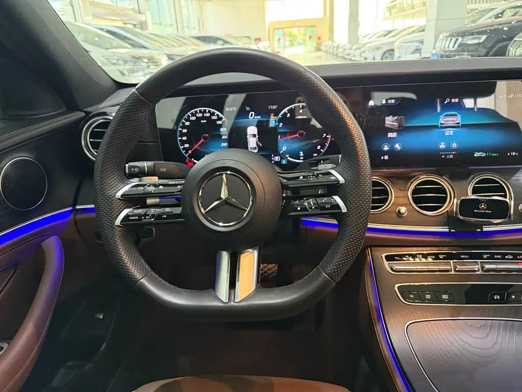 Mercedes-Benz E-Class 2023 — фото 14