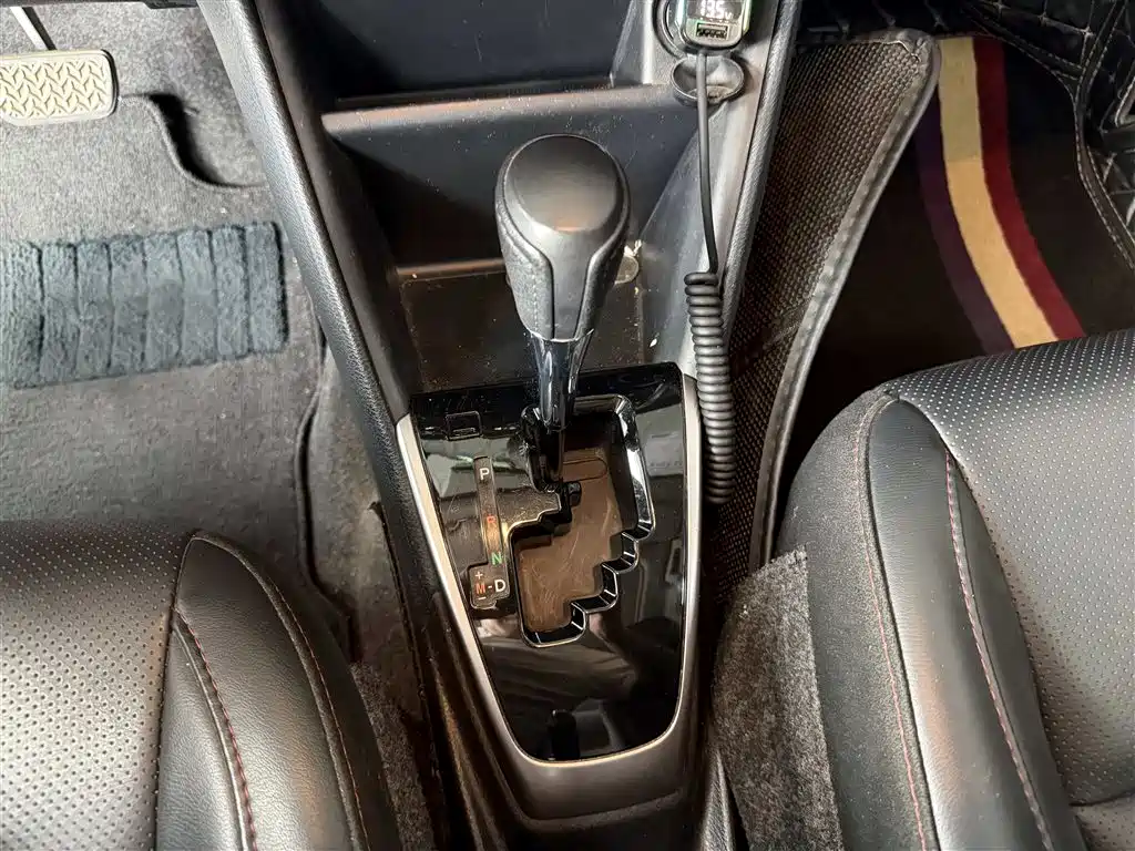 Toyota Yaris L 2021 — фото 10