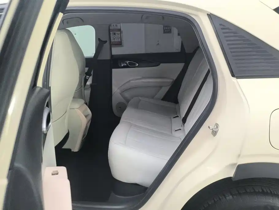Geely Galaxy Starwish 2025 — фото 11