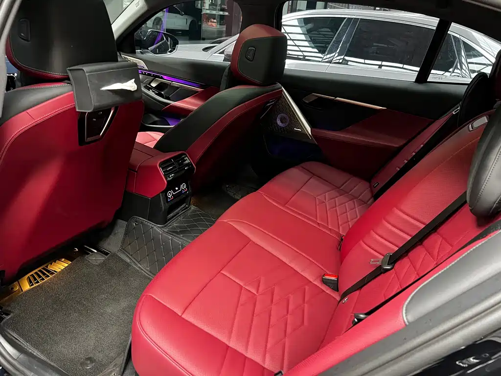 BMW 5 Series 2025 — фото 15