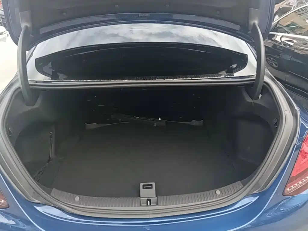 Mercedes-Benz C-Class 2019 — фото 19