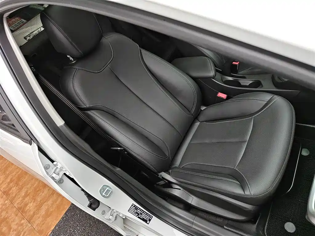 Buick Excelle 2022 — фото 25