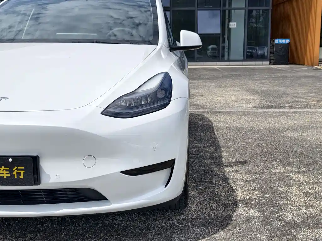 Tesla Model Y 2022 — фото 14