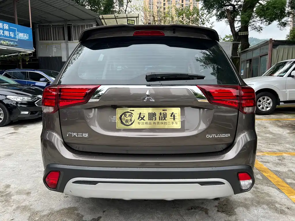 Mitsubishi Outlander 2020 — фото 18