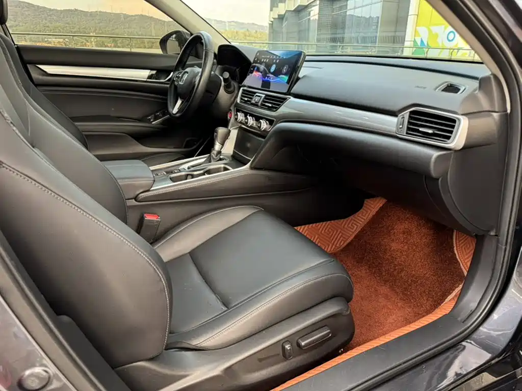 Honda Accord 2022 — фото 15