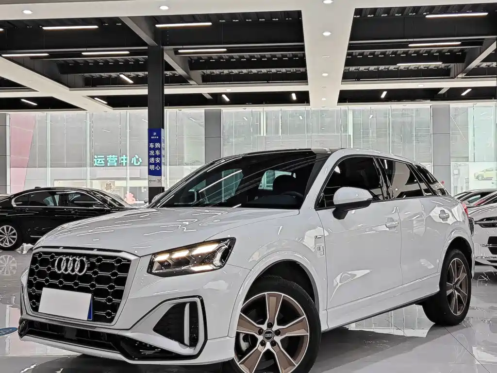 Audi Q2L 2024