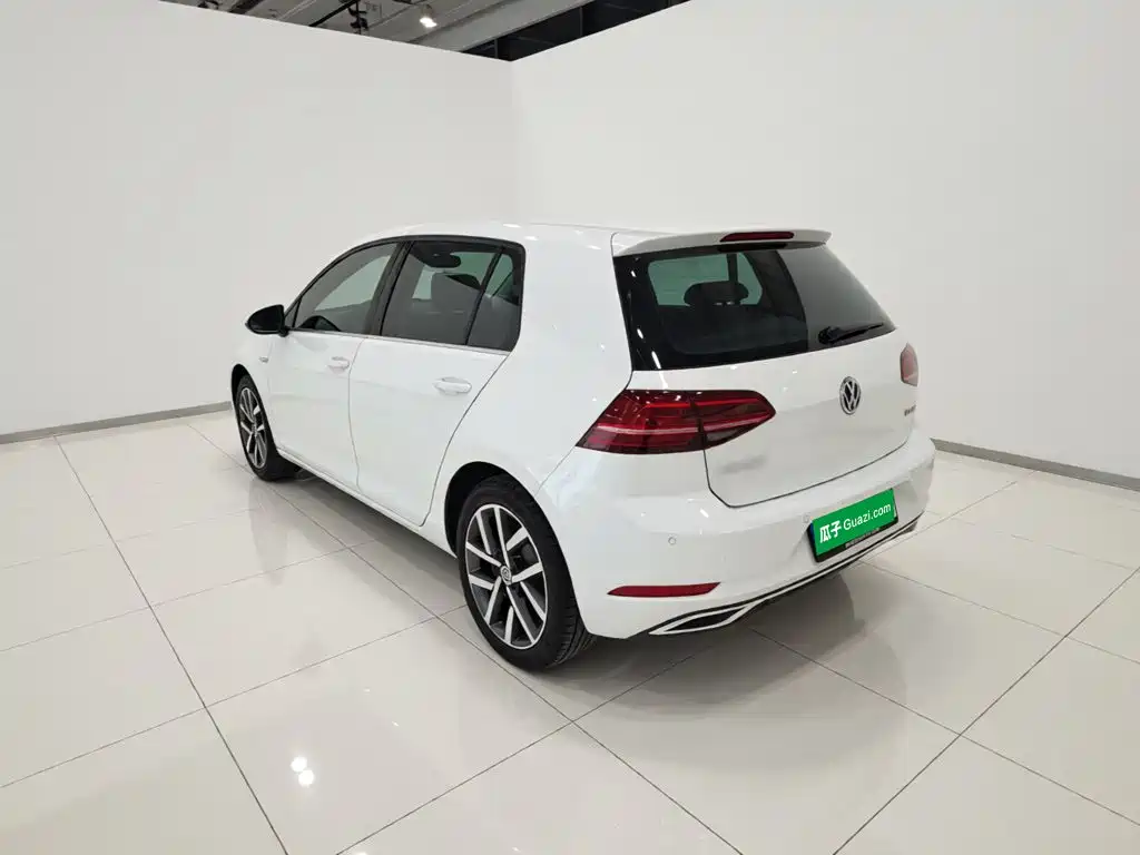 Volkswagen Golf 2018 — фото 23