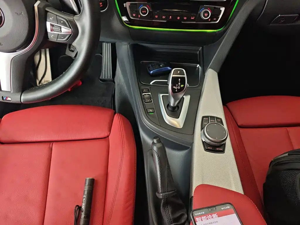 BMW 3 Series 2019 — фото 12