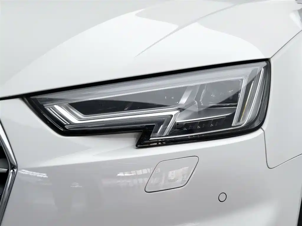 Audi A4L 2018 — фото 7