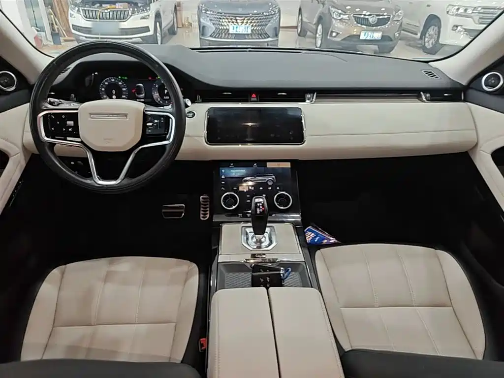 Land Rover Evoque 2023 — фото 10