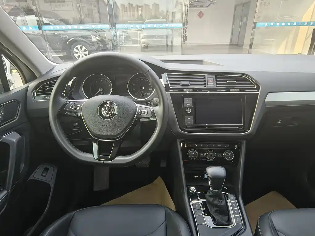 Volkswagen Tiguan L 2019 — фото 11