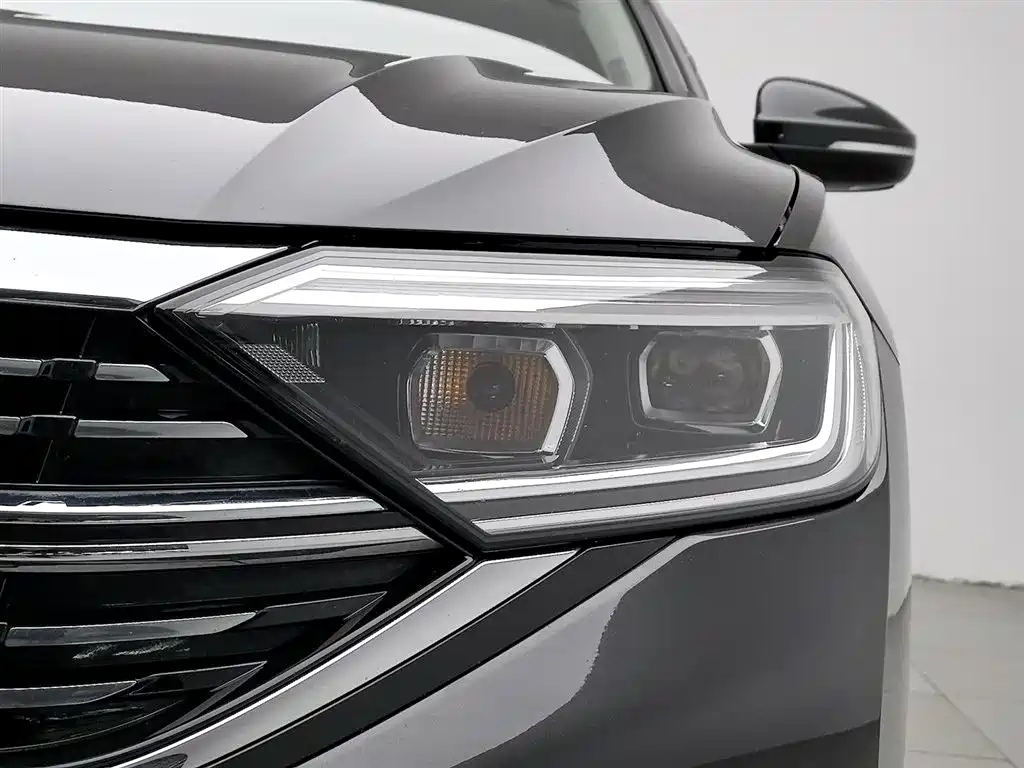 Volkswagen Sagitar 2025