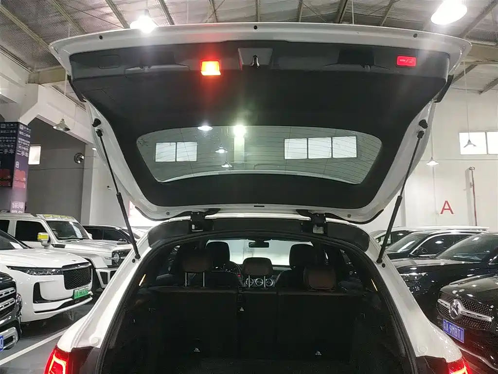 Mercedes-Benz GLC 2020 — фото 19