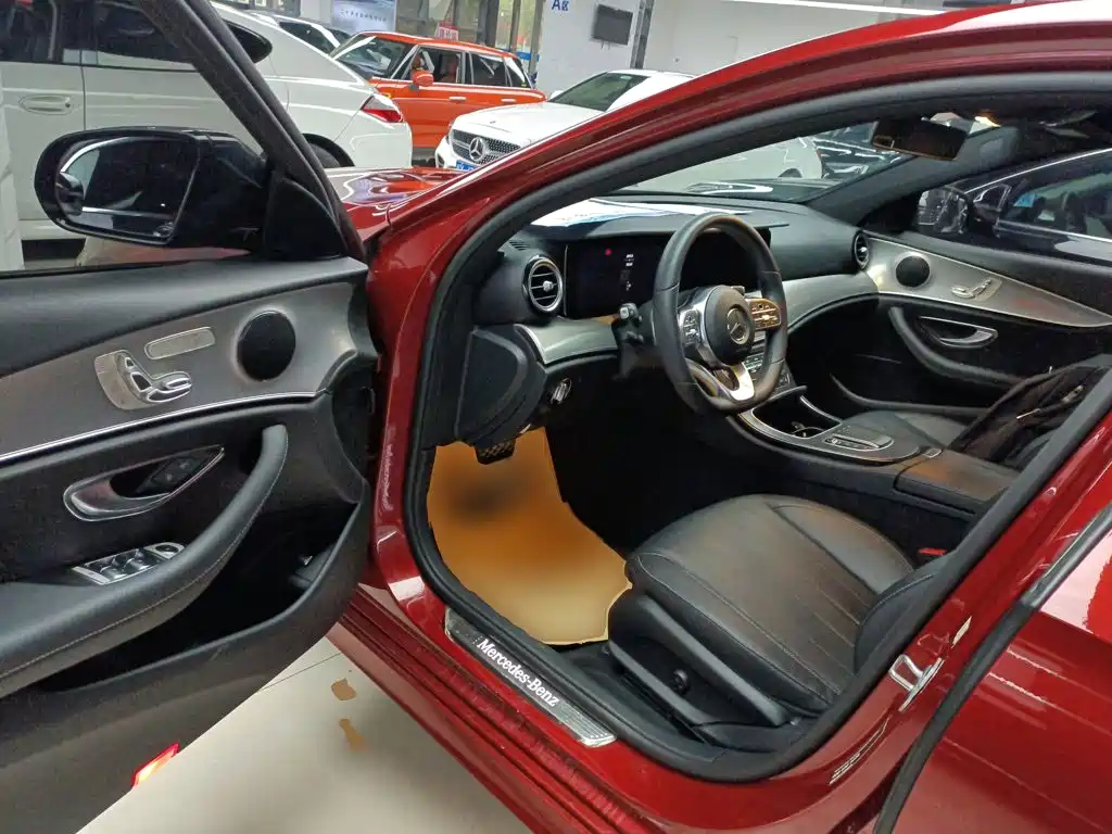 Mercedes-Benz E-Class 2019 — фото 12