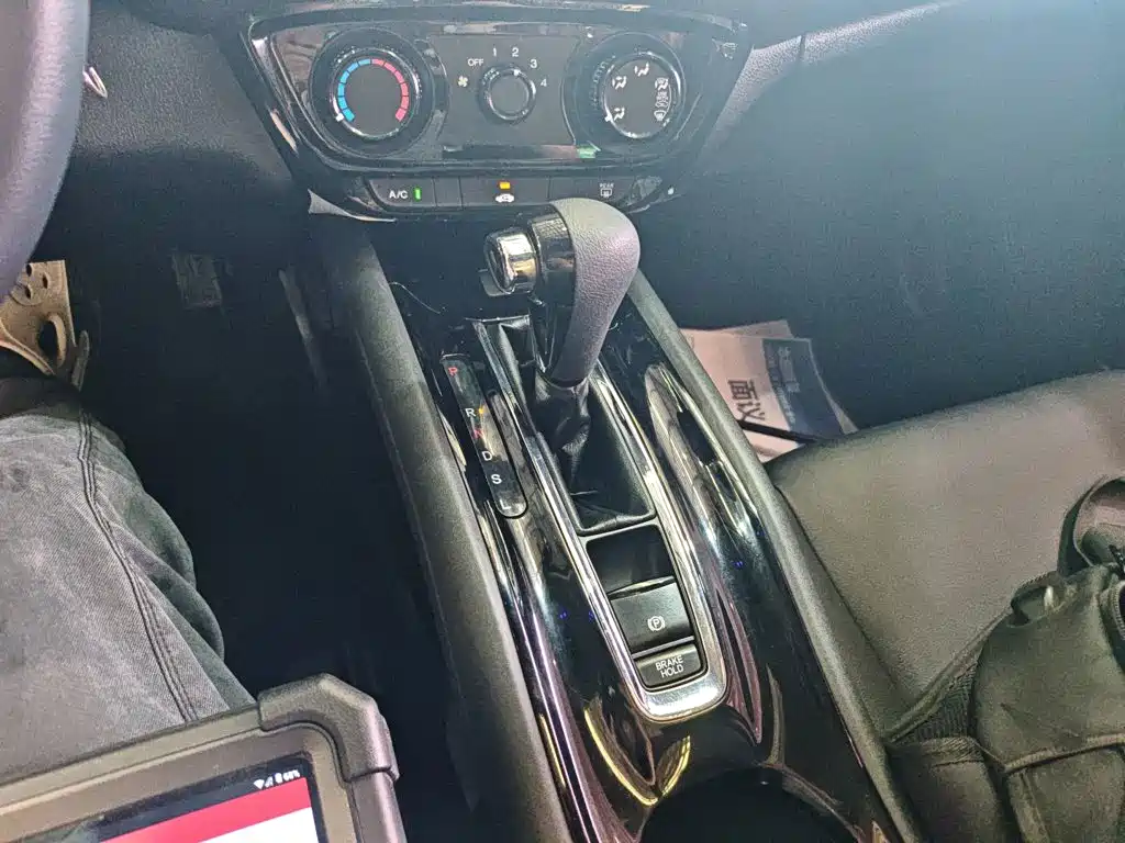 Honda Vezel 2020 — фото 10