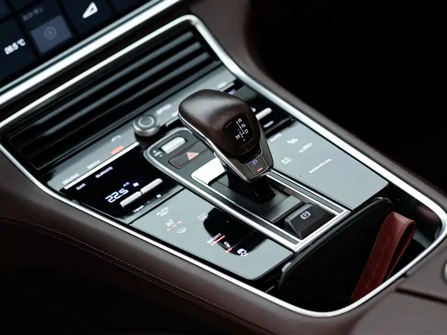 Porsche Panamera 2018 — фото 12