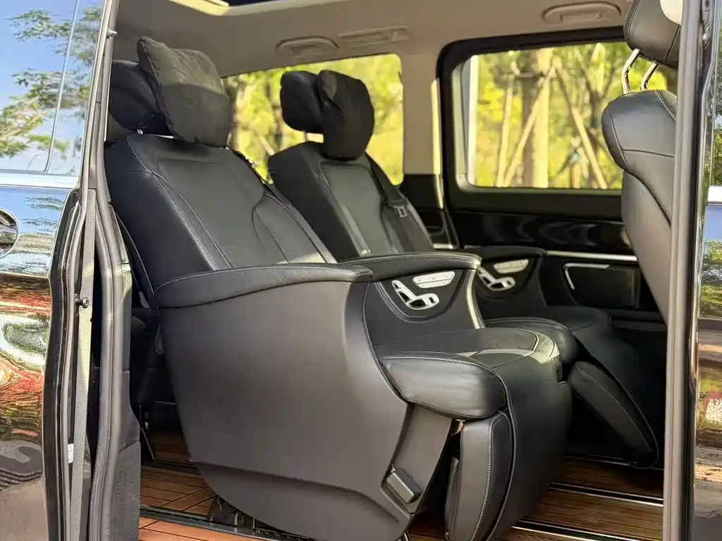 Mercedes-Benz V-Class 2020 — фото 12