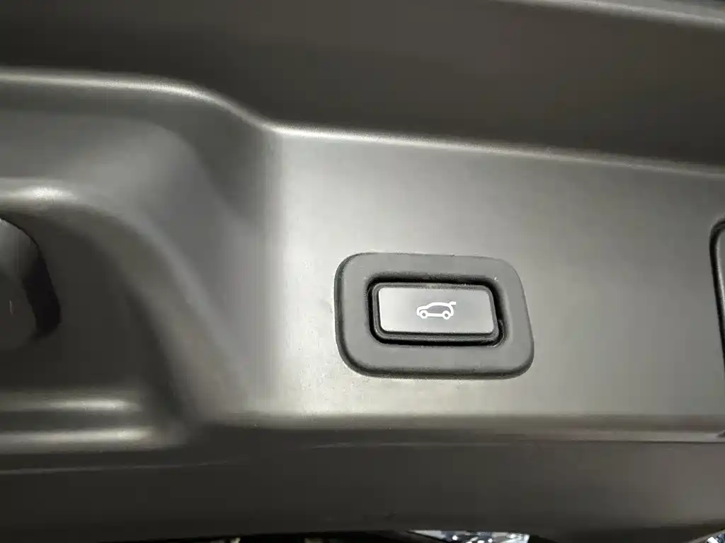 Land Rover Evoque 2021 — фото 18