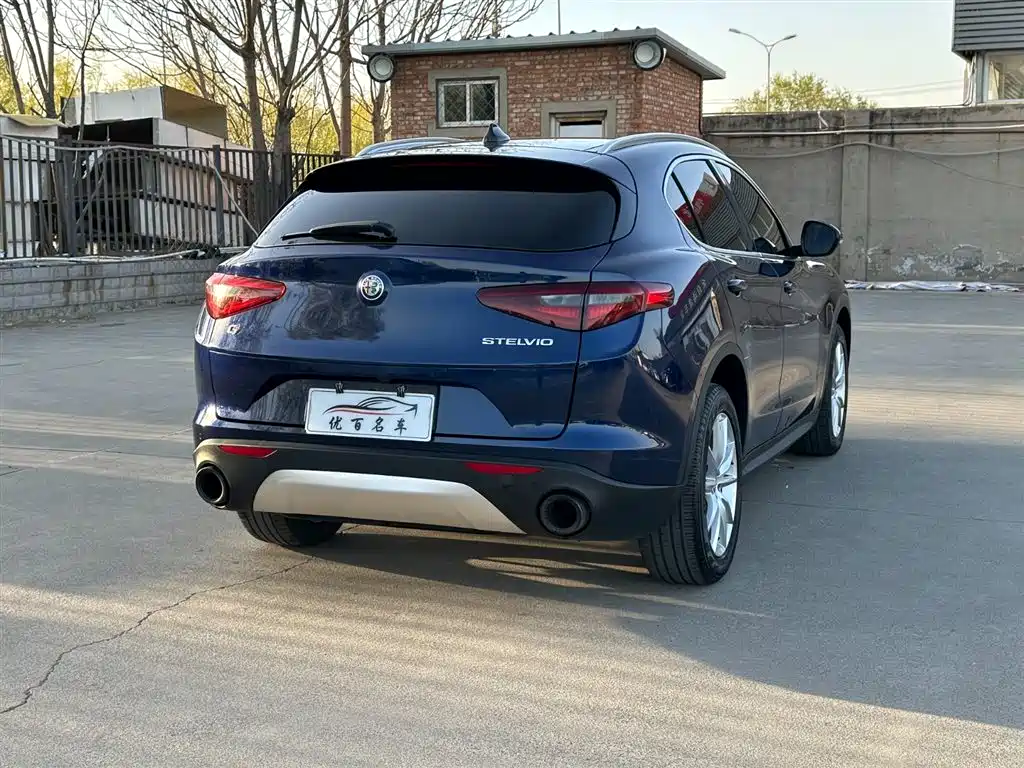 Alfa Romeo Stelvio 2018 — фото 6