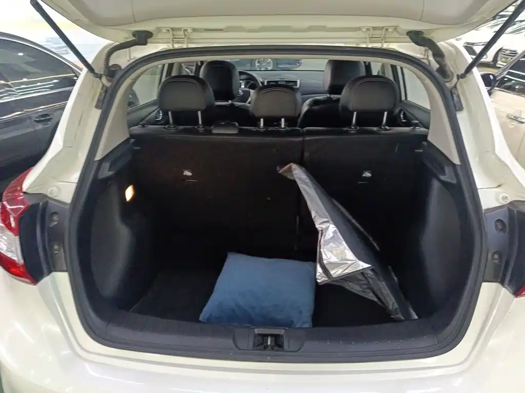 Nissan Tiida 2018 — фото 15