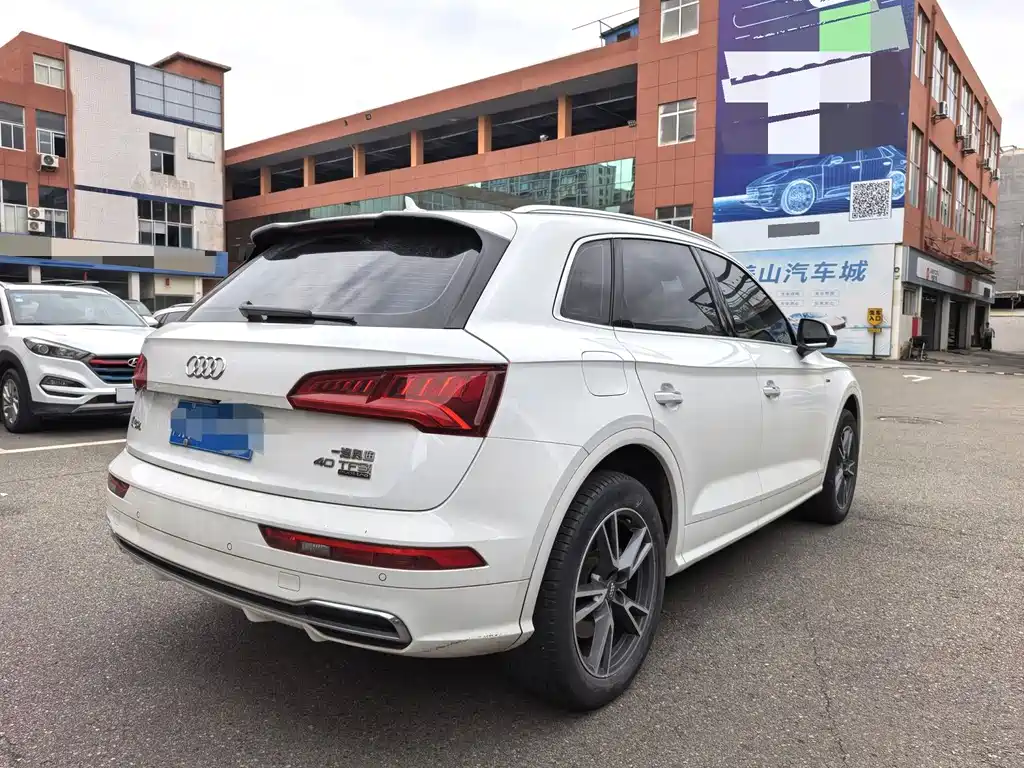 Audi Q5L 2020 — фото 2