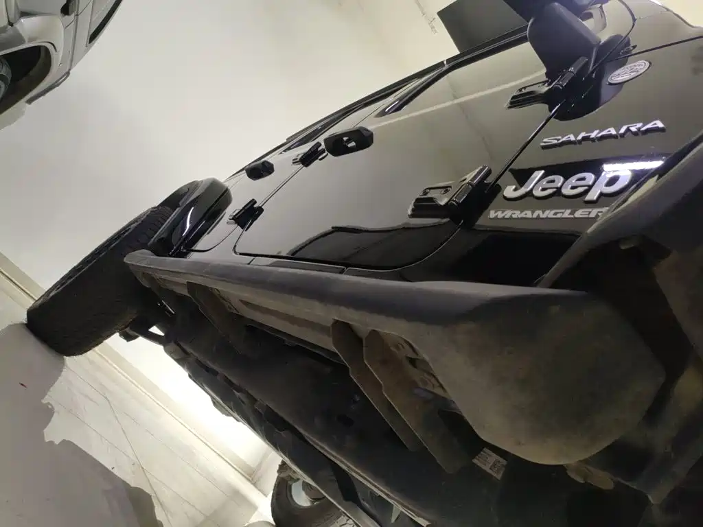 Jeep Wrangler 2023 — фото 19