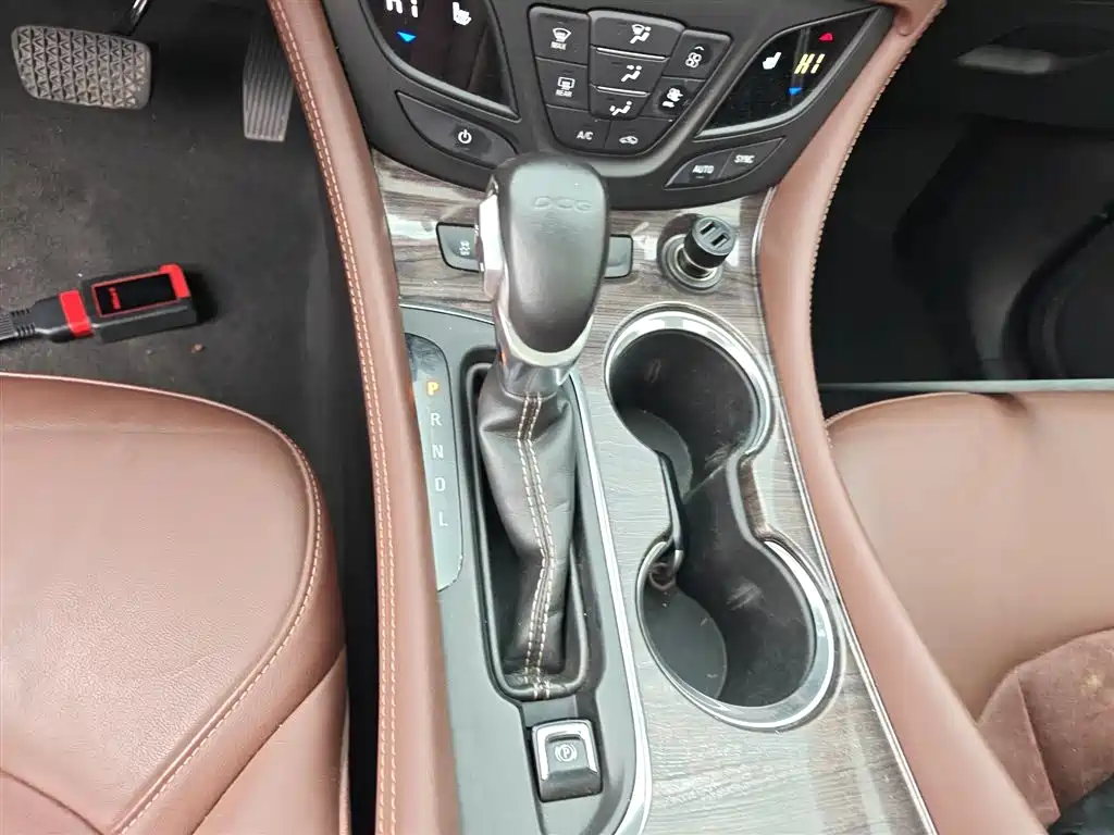 Buick Envision Plus 2017 — фото 14
