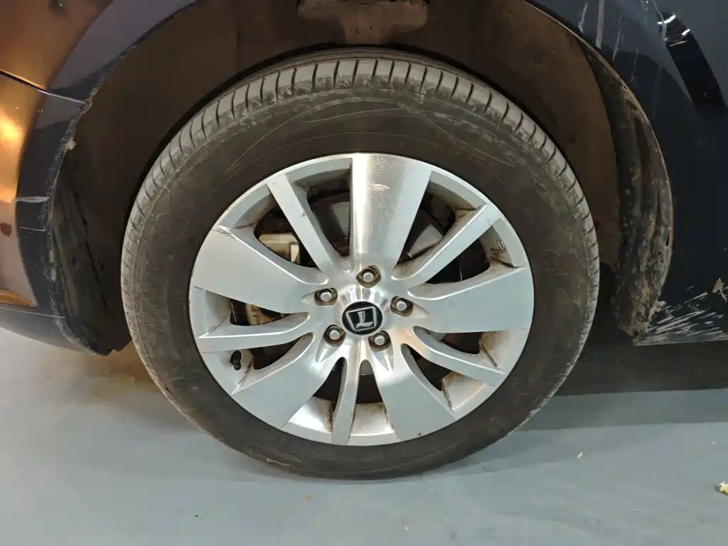 Luxgen Big 7 MPV 2016 — фото 25