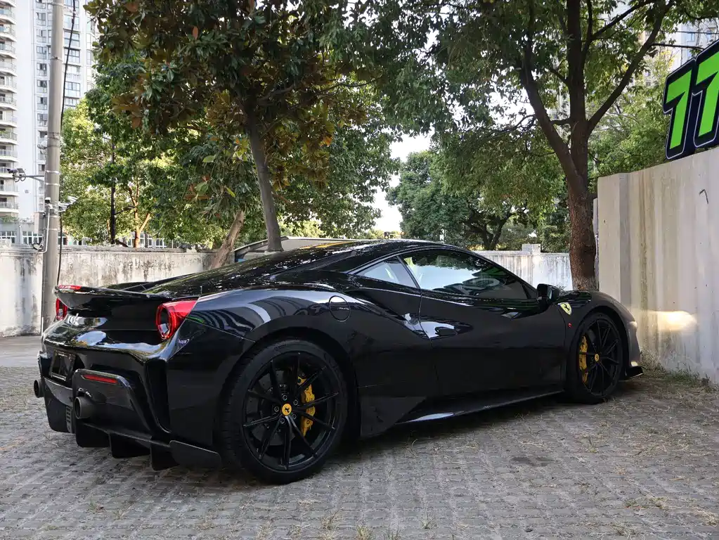 Ferrari 488 2019 — фото 11