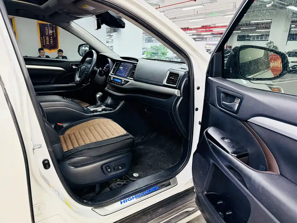 Toyota Highlander 2021 — фото 11