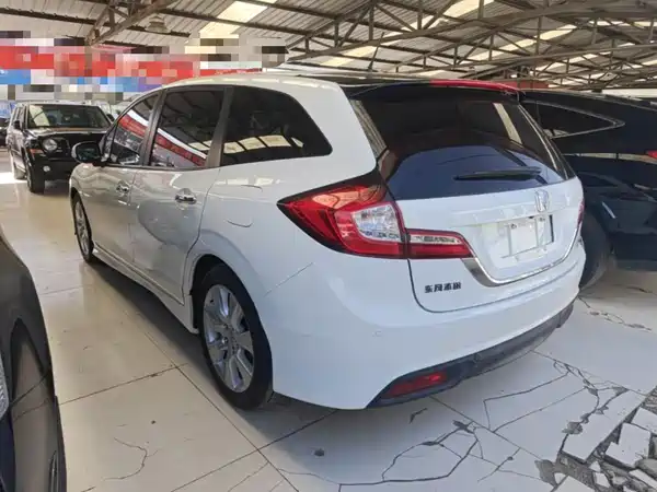 Honda Jade 2015